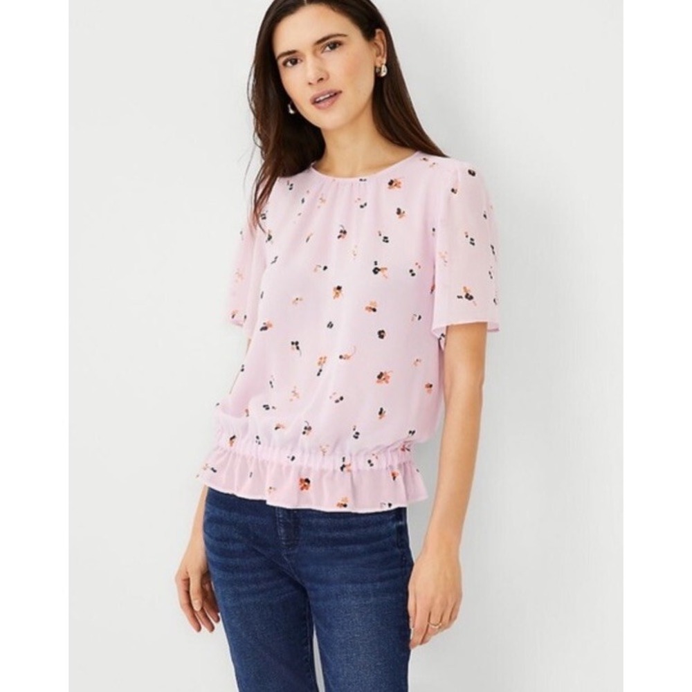 Ann‎ Taylor Floral Flutter Sleeve Cinched Waist Romantic Chic Classy Top